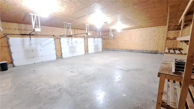 $410,000 | 2101 A Dove, Longton, KS 67352