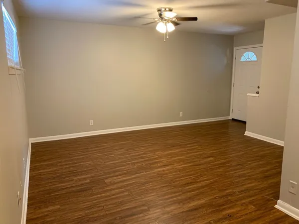 $1,295 | 303 West 40th Street, Unit 107, Austin, TX 78751