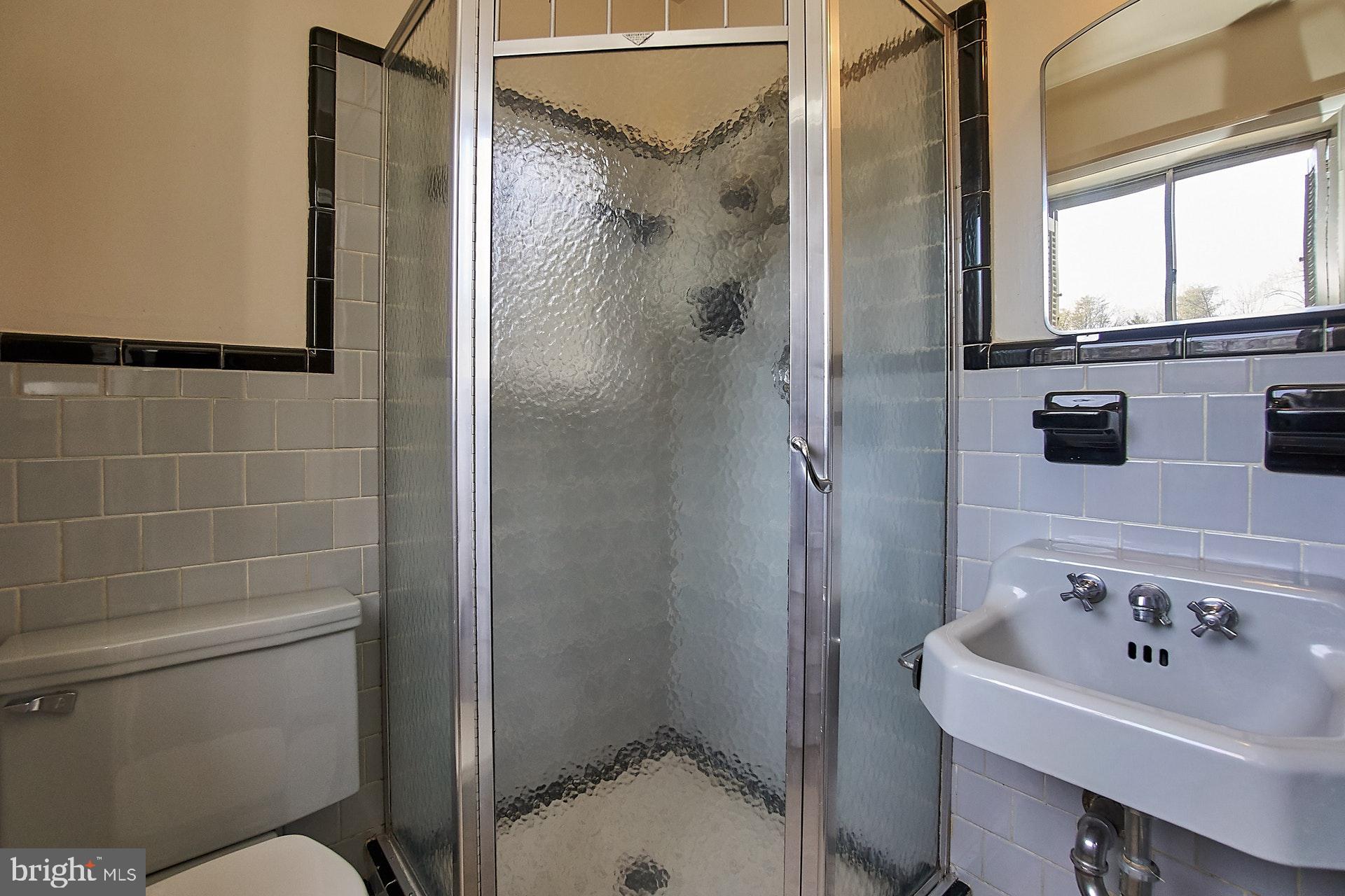 6541 Kerns Road Falls Church, VA 22044 - Photo 13 of 28 Tiled full Master Bath