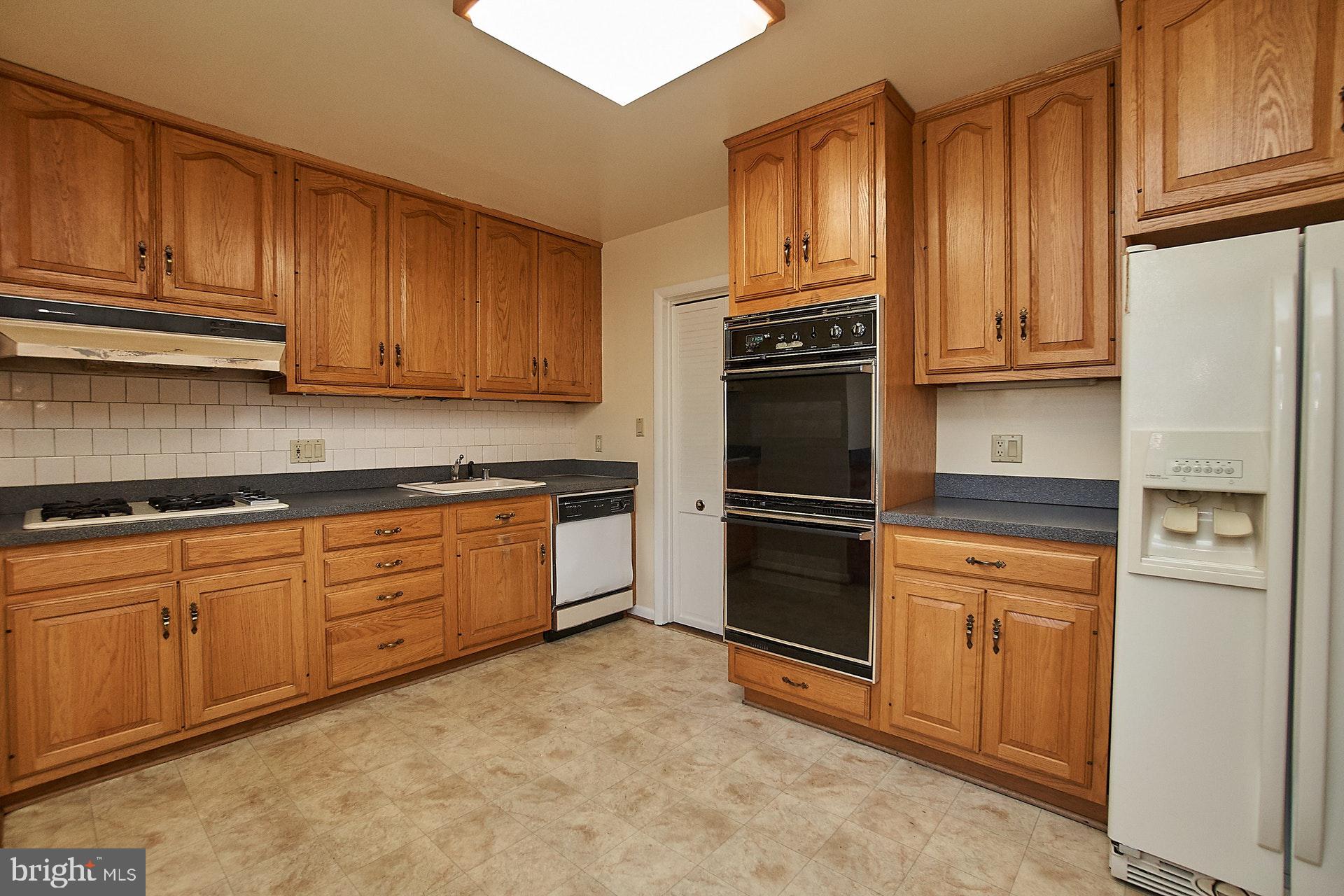 6541 Kerns Road Falls Church, VA 22044 - Photo 9 of 28 Gallery Image 9