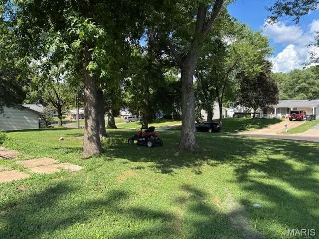 $130,000 | 613 Sunnyhill Drive, Belleville, IL 62223