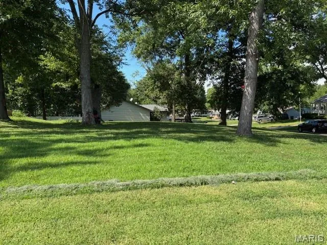 $130,000 | 613 Sunnyhill Drive, Belleville, IL 62223