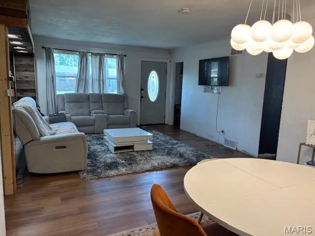 $130,000 | 613 Sunnyhill Drive, Belleville, IL 62223