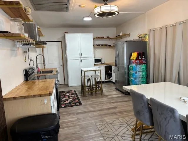 $130,000 | 613 Sunnyhill Drive, Belleville, IL 62223