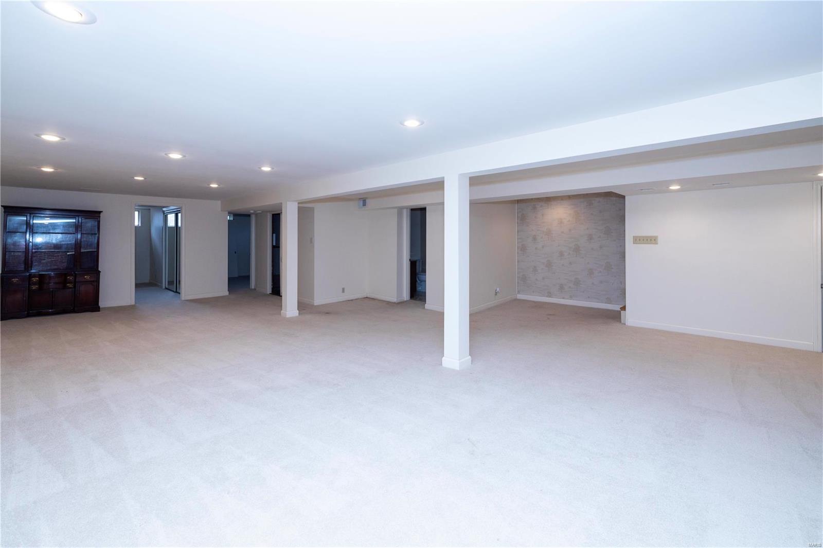 14965 Clayton Road Chesterfield, MO 63017 - Photo 18 of 23 Gallery Image 18