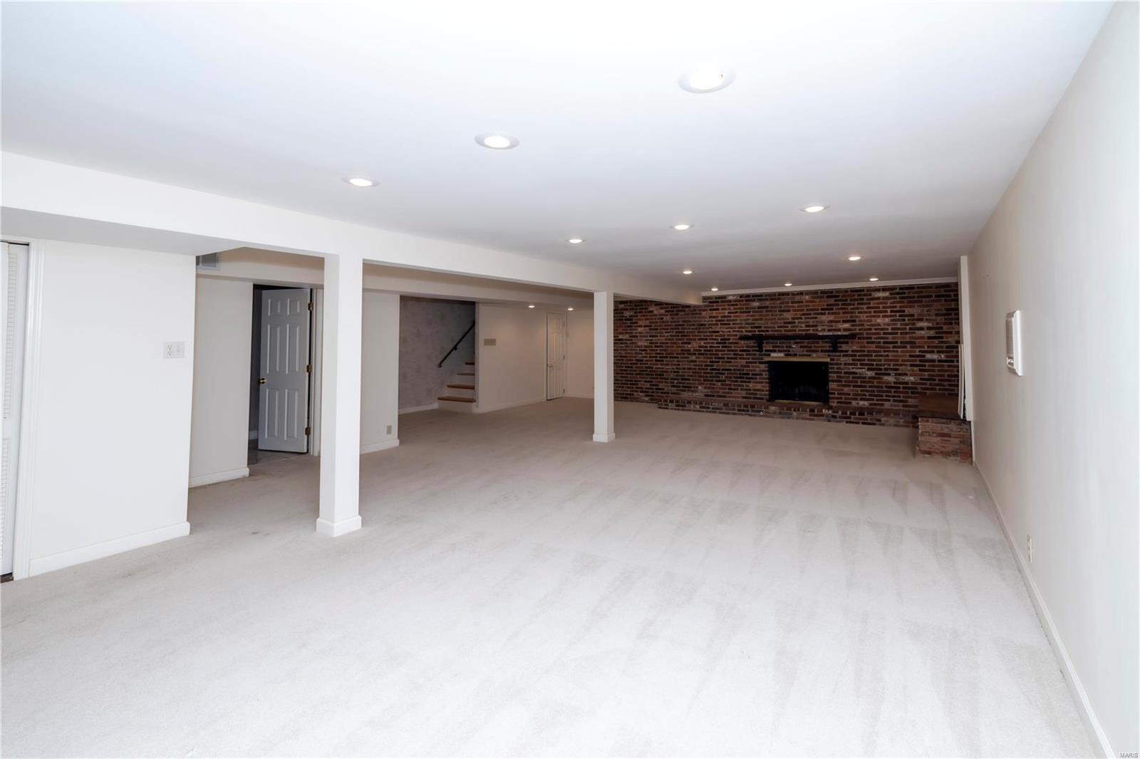 14965 Clayton Road Chesterfield, MO 63017 - Photo 20 of 23 Gallery Image 20