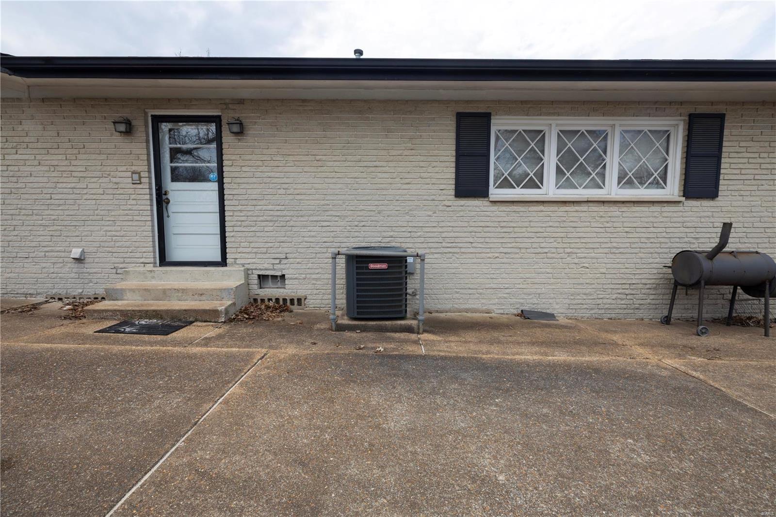 14965 Clayton Road Chesterfield, MO 63017 - Photo 2 of 23 Gallery Image 2