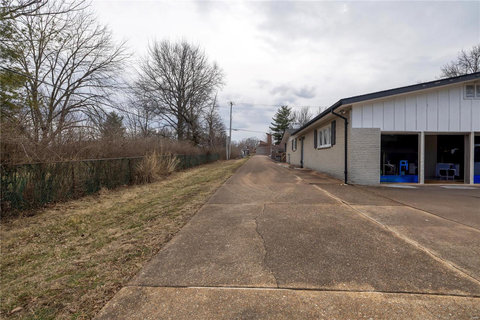 14965 Clayton Road Chesterfield, MO 63017 - Photo 3 of 23 Gallery Image 3