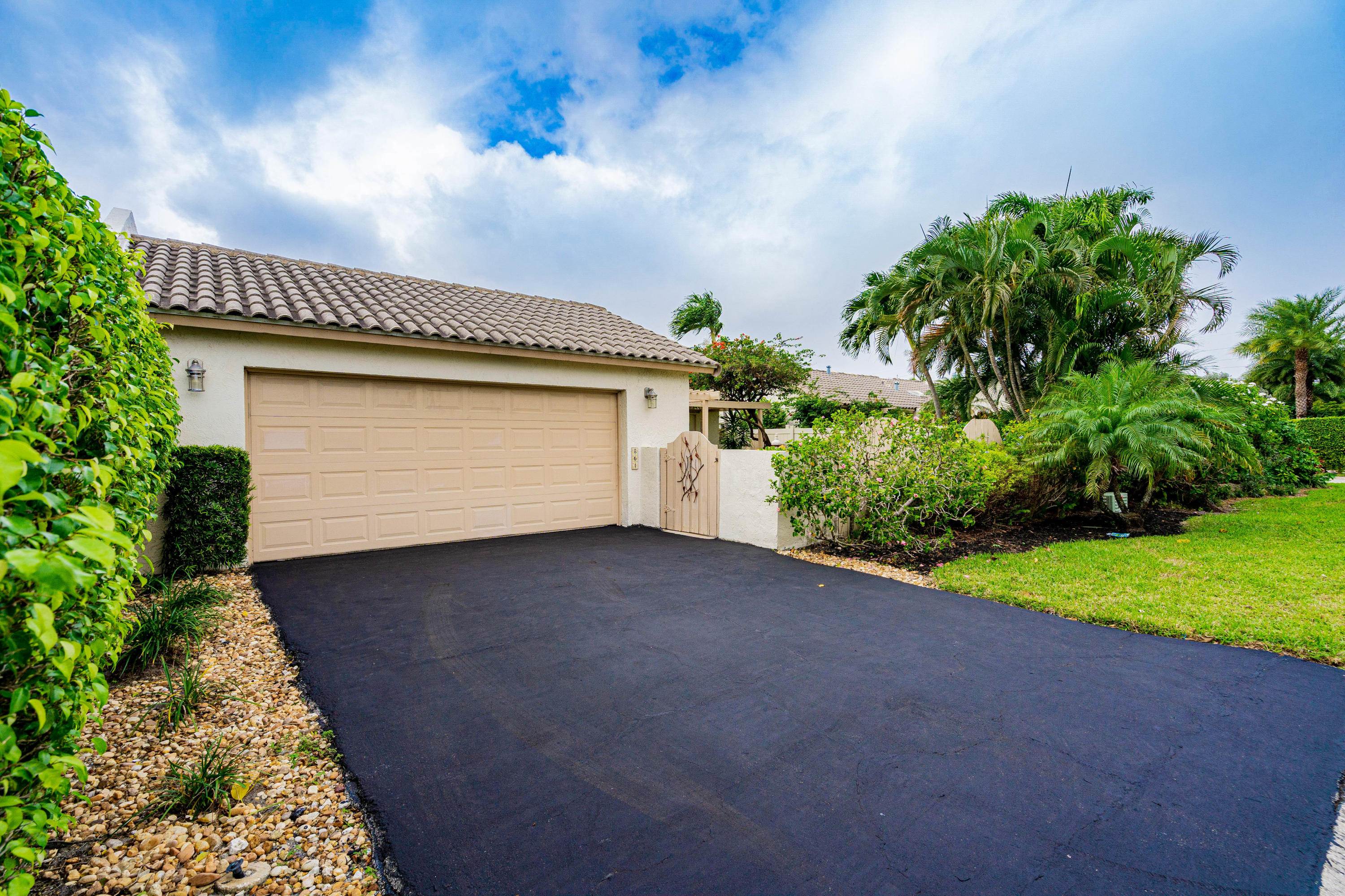 861 Camino Gardens Lane Boca Raton, FL 33432 - Photo 7 of 37 a view of outdoor space and yard
