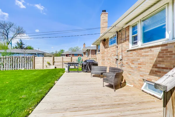 $429,900 | 1789 Farwell Avenue, Des Plaines, IL 60018
