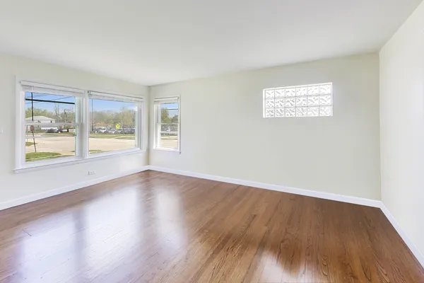 $429,900 | 1789 Farwell Avenue, Des Plaines, IL 60018