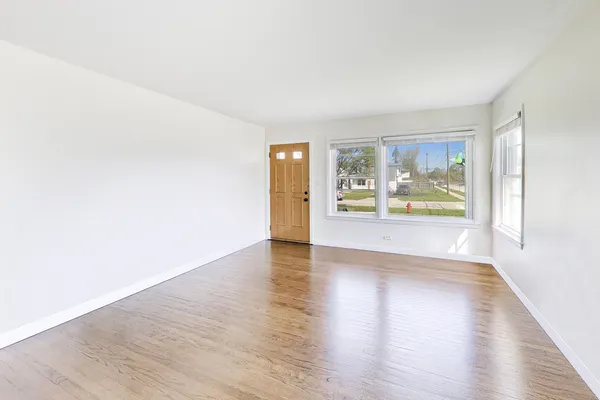 $429,900 | 1789 Farwell Avenue, Des Plaines, IL 60018