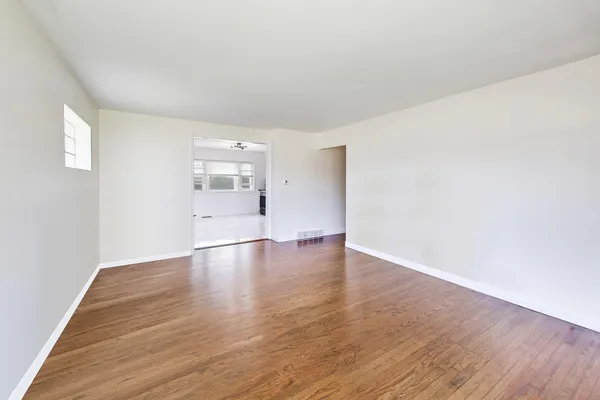 $429,900 | 1789 Farwell Avenue, Des Plaines, IL 60018