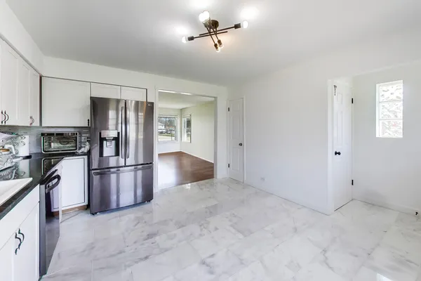 $429,900 | 1789 Farwell Avenue, Des Plaines, IL 60018
