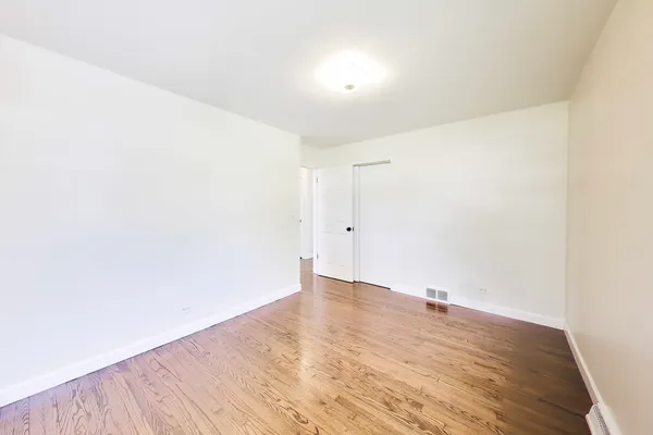 $429,900 | 1789 Farwell Avenue, Des Plaines, IL 60018