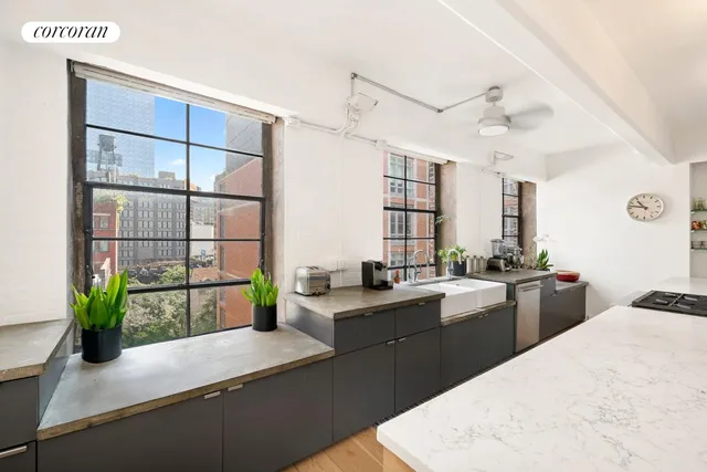 $4,750,000 | 40 Renwick Street, Unit 6 | Hudson Square