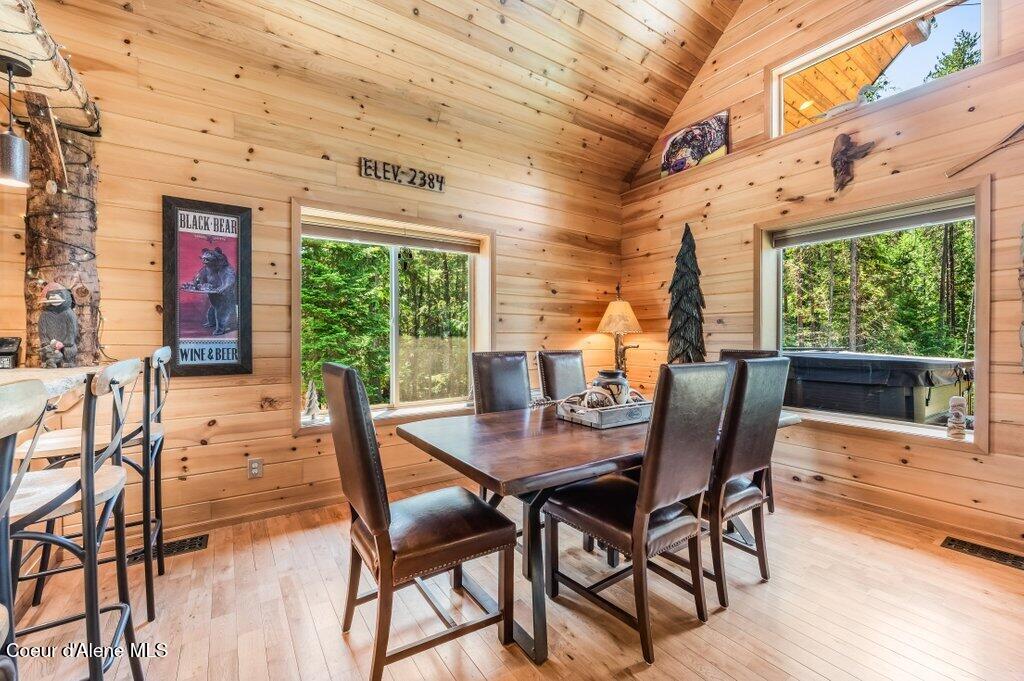627 Gray Wolf Road Moyie Springs, ID 83845 - Photo 12 of 39 Dining room
