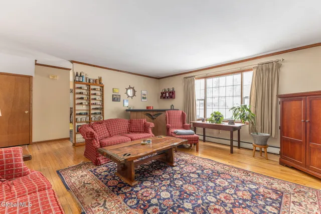 $400,000 | 4 Willowbrook Lane, Clifton Park, NY 12019