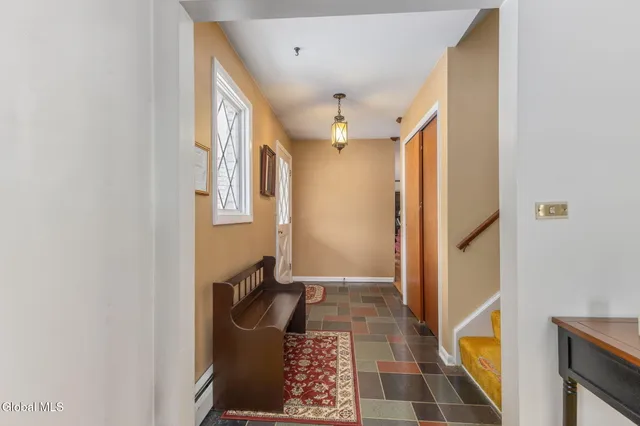 $400,000 | 4 Willowbrook Lane, Clifton Park, NY 12019