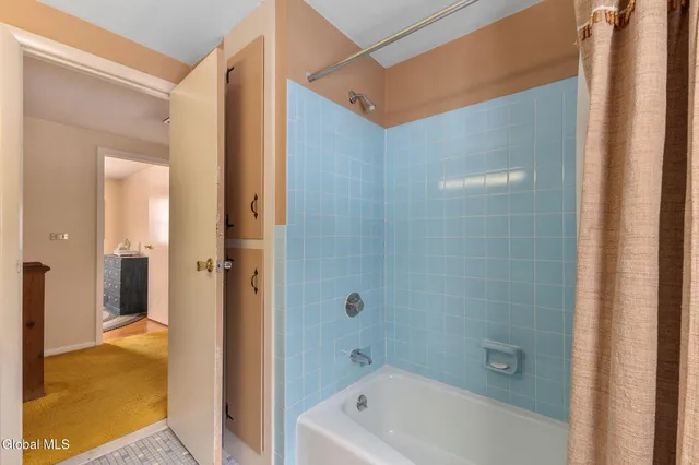 $400,000 | 4 Willowbrook Lane, Clifton Park, NY 12019