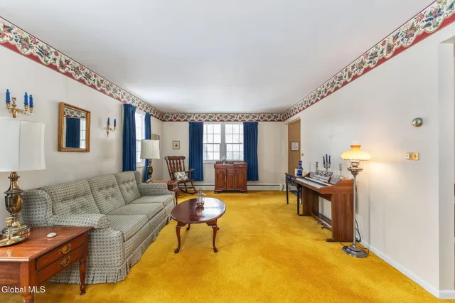 $400,000 | 4 Willowbrook Lane, Clifton Park, NY 12019