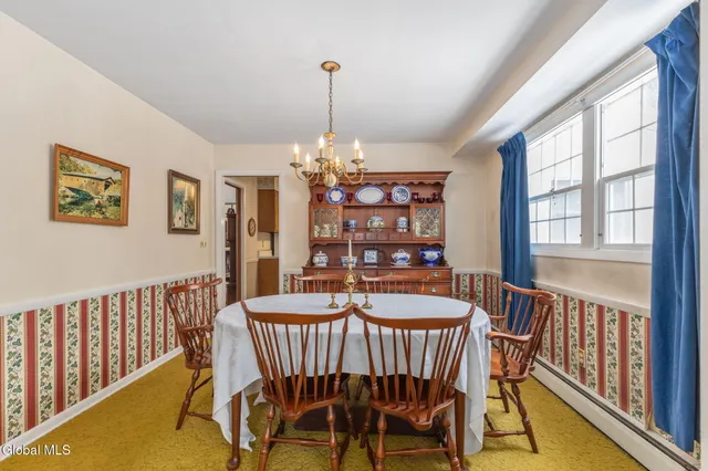 $400,000 | 4 Willowbrook Lane, Clifton Park, NY 12019