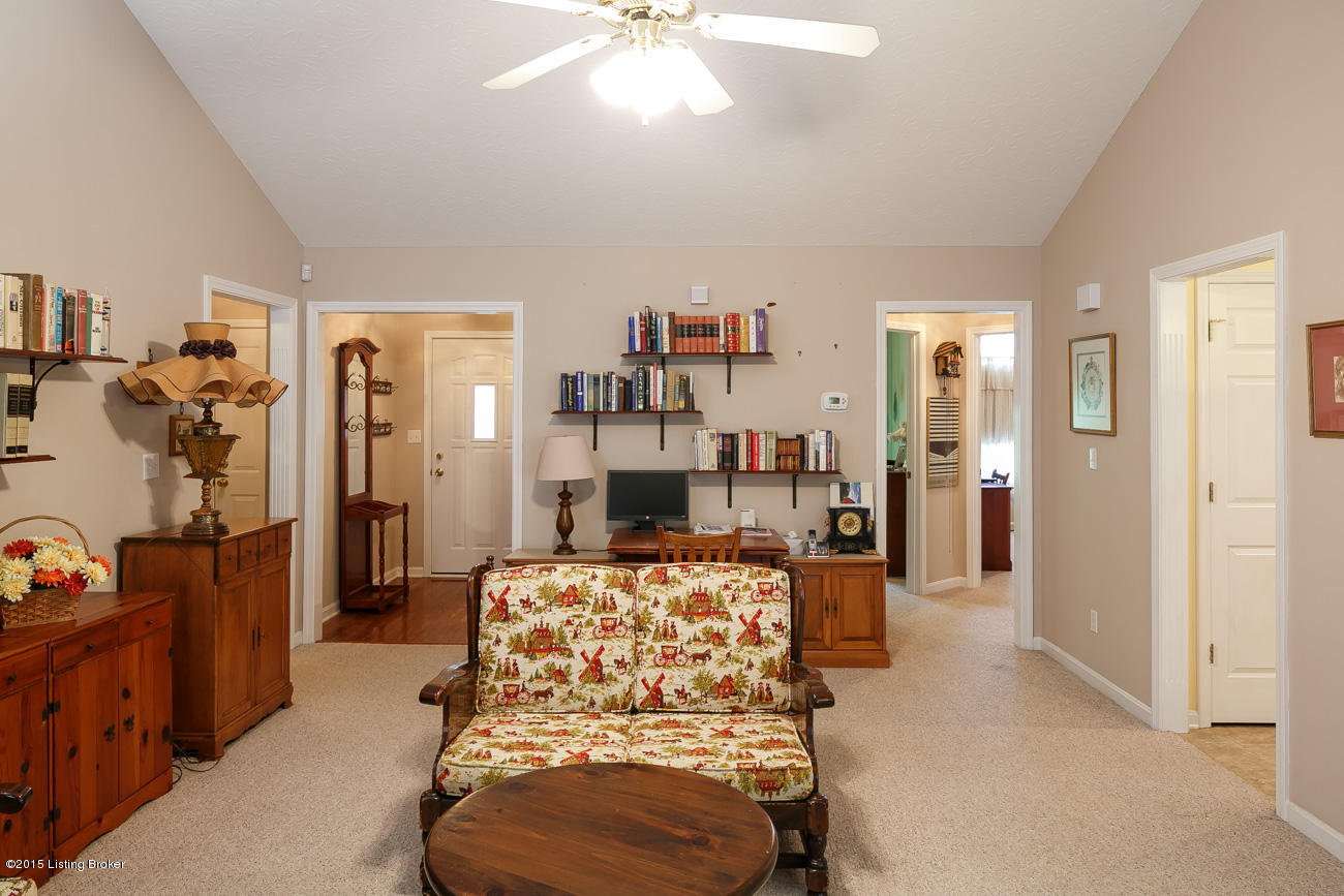 10004 Rimfire Road Louisville, KY 40291 - Photo 7 of 25 RealTourCast M Weisberg Rimfire (15 of