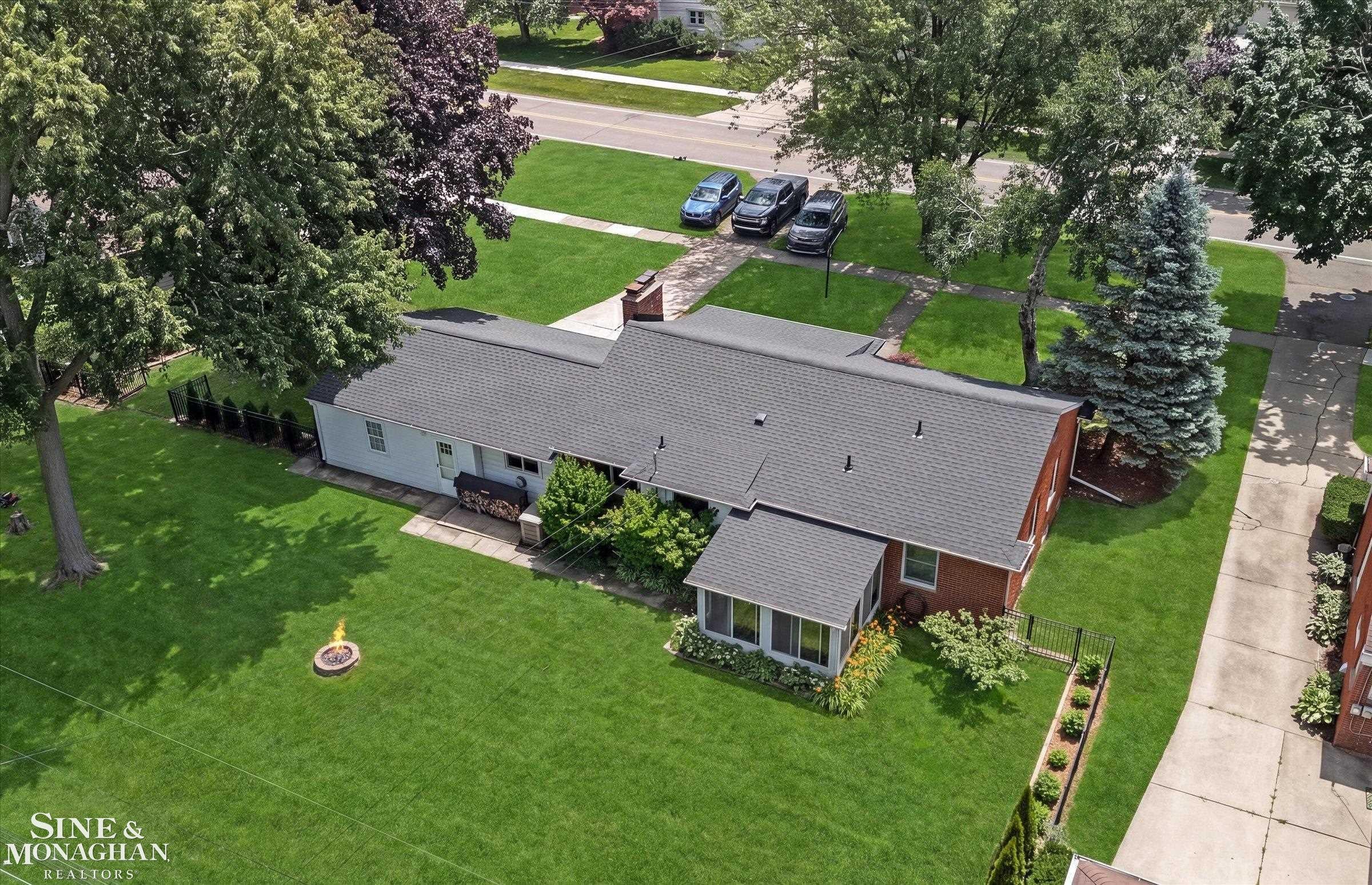 16146 Beverly Road Beverly Hills, MI 48025 - Photo 33 of 36 Gallery Image 33