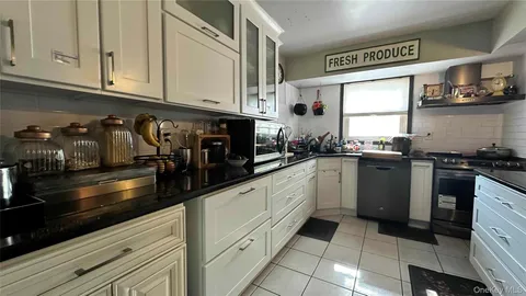 $629,000 | 42 Kenwood Avenue, Massapequa, NY 11758