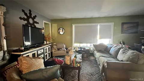 $629,000 | 42 Kenwood Avenue, Massapequa, NY 11758