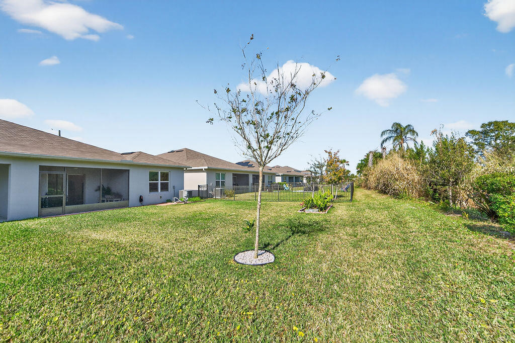 237 Raspberry Road Fort Pierce, FL 34981 - Photo 24 of 41 1221254-119