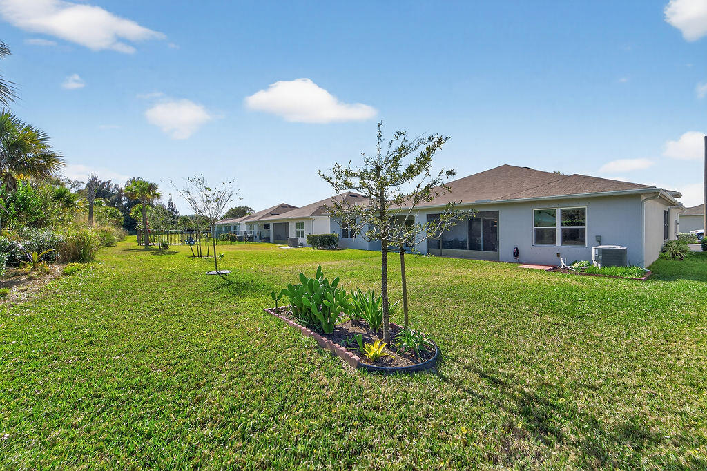 237 Raspberry Road Fort Pierce, FL 34981 - Photo 25 of 41 1221254-118