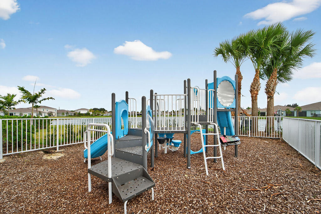 237 Raspberry Road Fort Pierce, FL 34981 - Photo 33 of 41 1221254-124