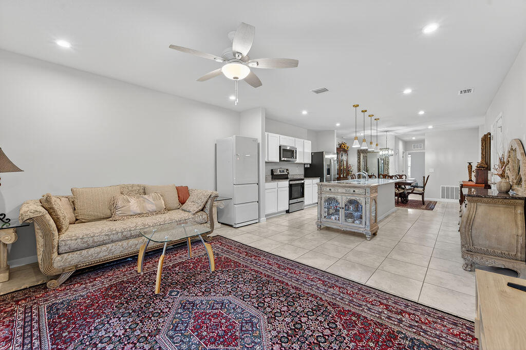 237 Raspberry Road Fort Pierce, FL 34981 - Photo 10 of 41 1221254-41