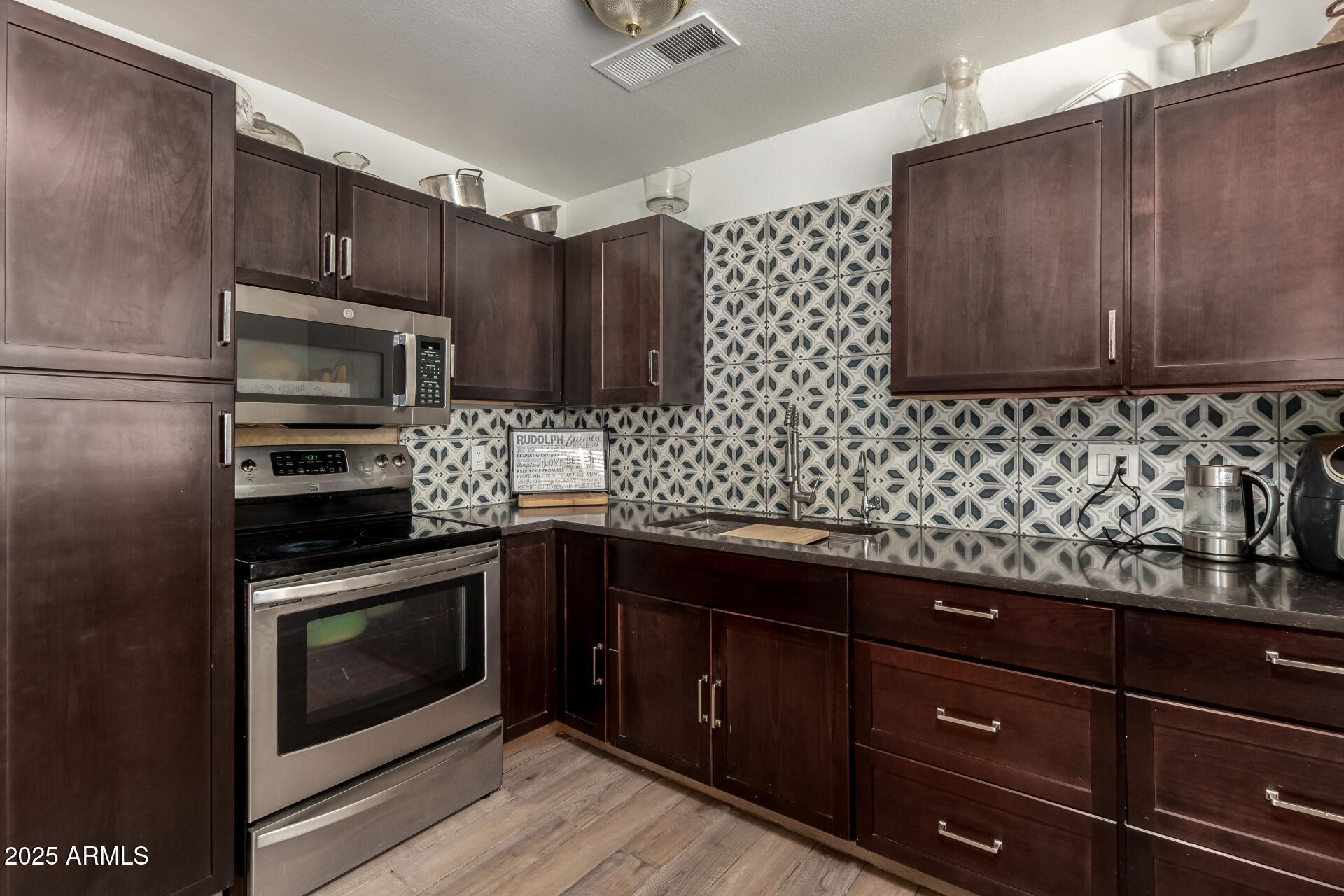7531 West Osborn Road Phoenix, AZ 85033 - Photo 11 of 34 11 - Osborn 7531