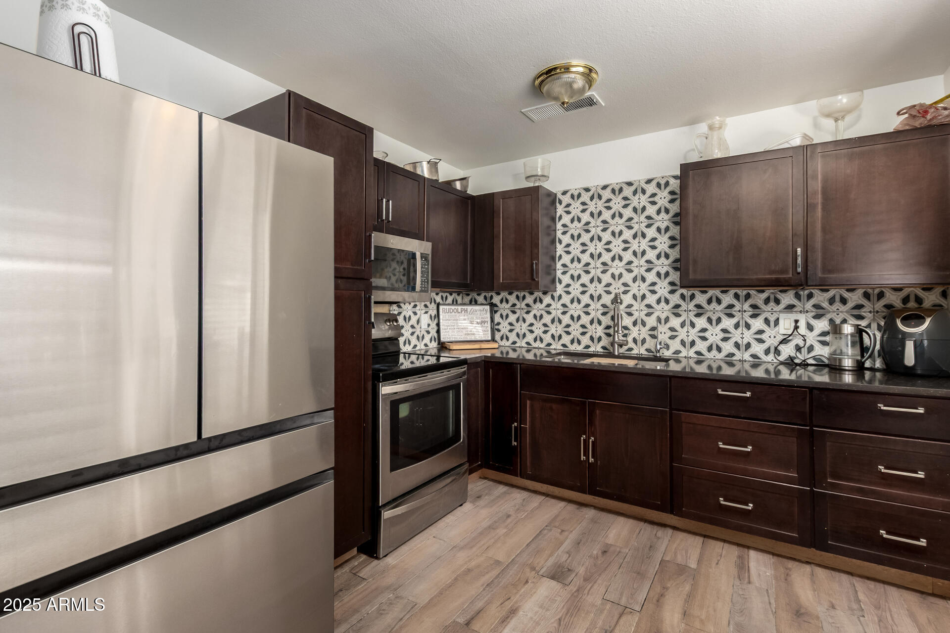 7531 West Osborn Road Phoenix, AZ 85033 - Photo 12 of 34 12 - Osborn 7531