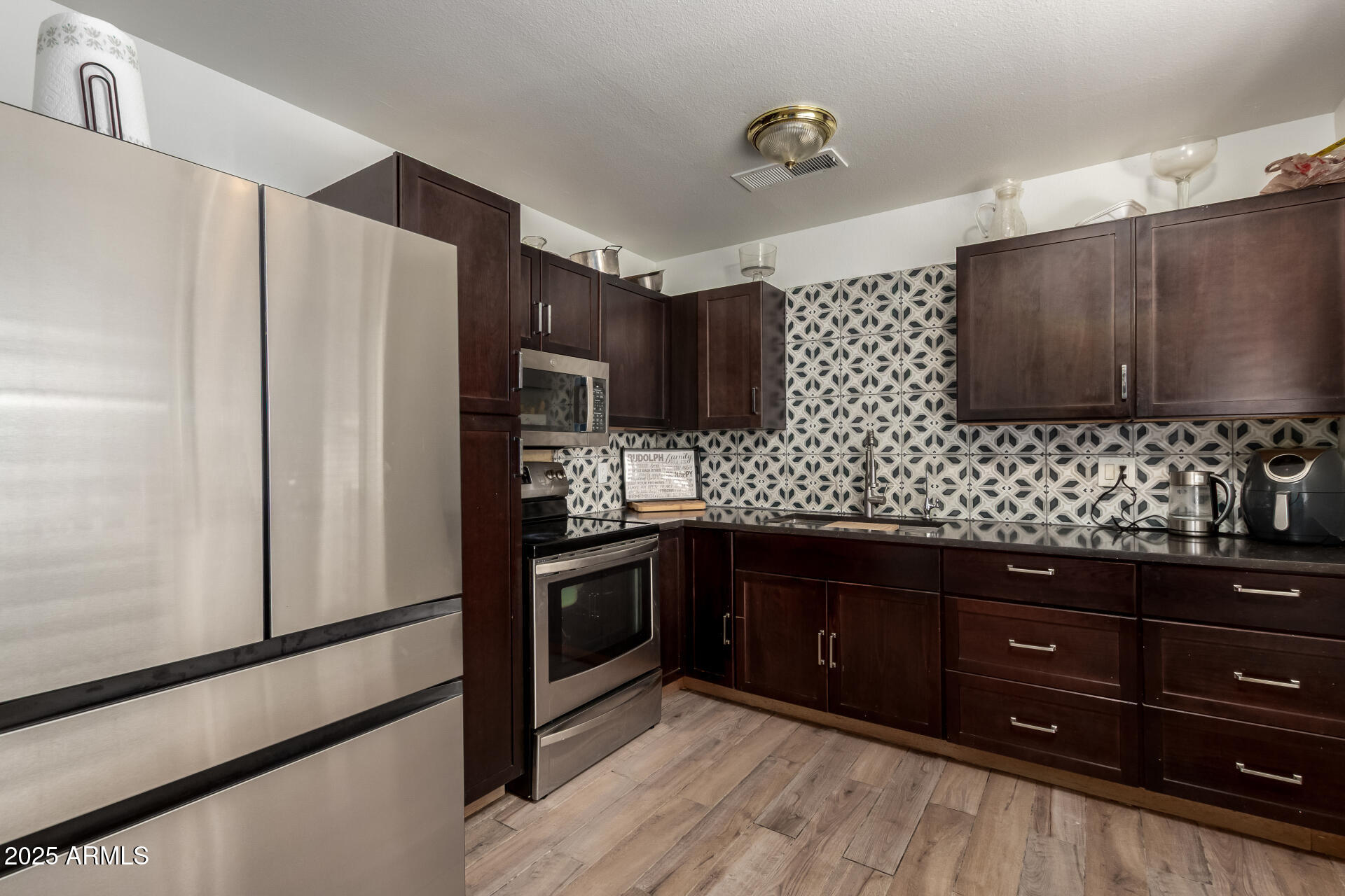 7531 West Osborn Road Phoenix, AZ 85033 - Photo 10 of 34 10 - Osborn 7531