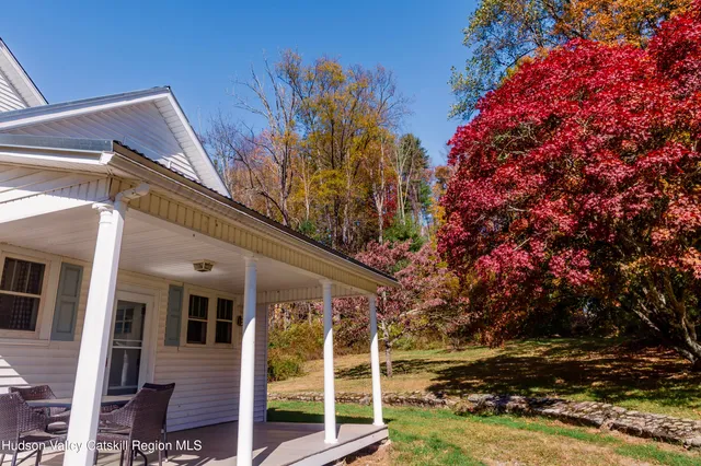 a view of a lake in middle of the house