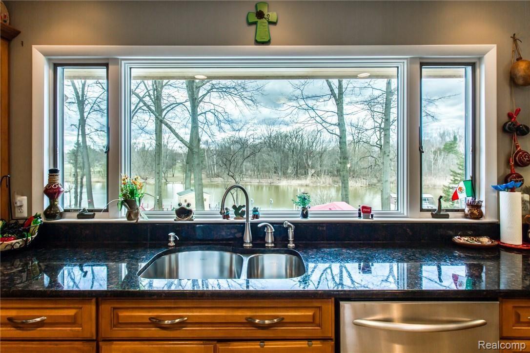 3261 Riverside Drive Port Huron, MI 48060 - Photo 11 of 39 3261 Riverside Drive