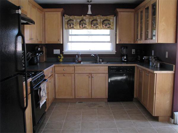 370 Chase Road Lunenburg, MA 01462 - Photo 5 of 24