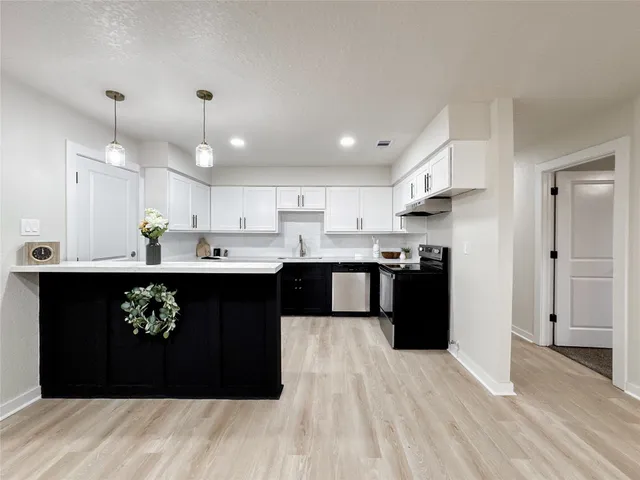 $240,000 | 3901 Wood Sorrel Drive, Dickinson, TX 77539