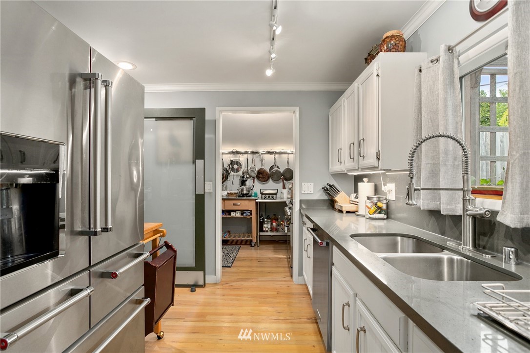 2811 Sanders Avenue Bremerton, WA 98310 - Photo 10 of 32 Gallery Image 10