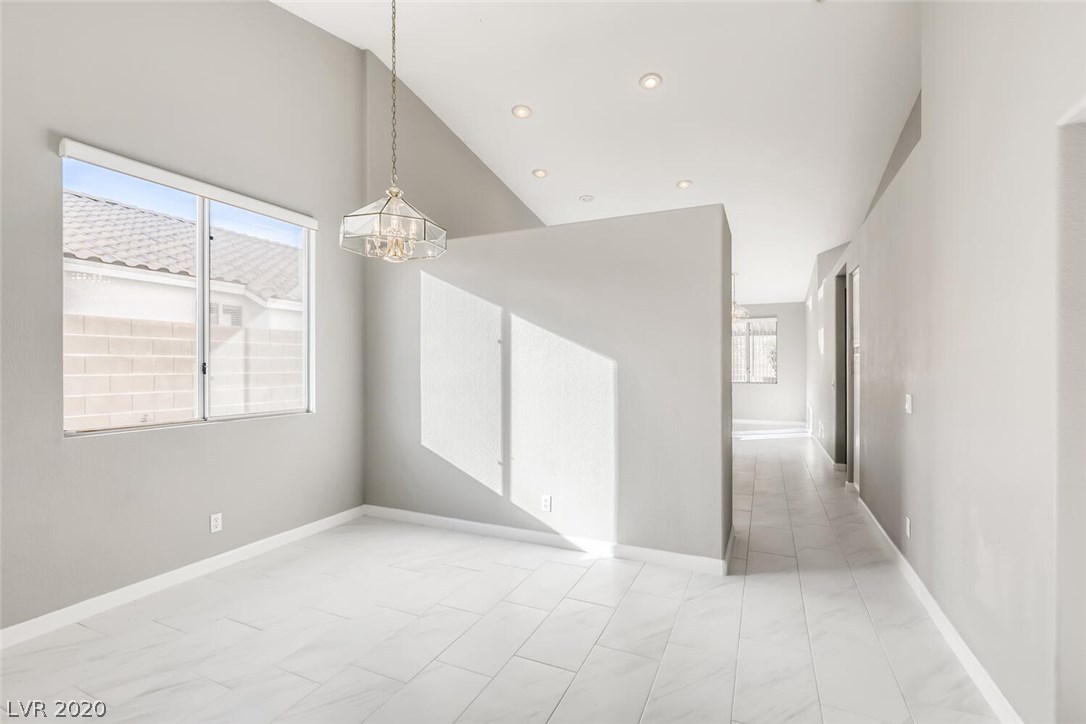 3333 North Hidden Ridge Street Las Vegas, NV 89129 - Photo 4 of 25 Gallery Image 4