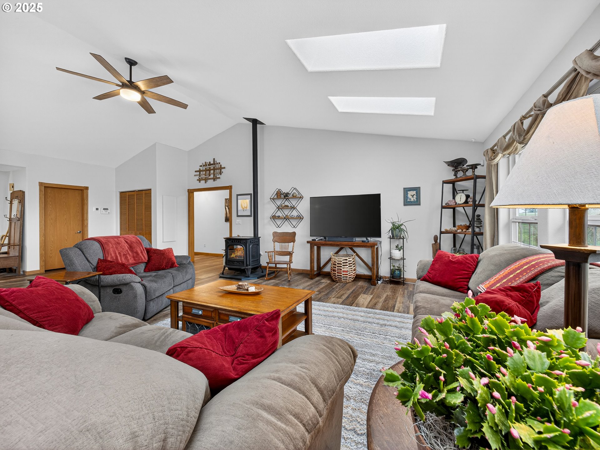 12345 South Fox Road Molalla, OR 97038 - Photo 22 of 48 Gallery Image 22