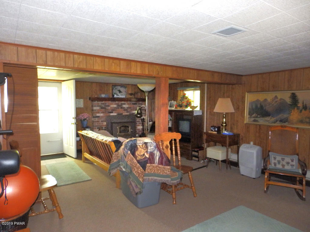 226 High Ridge Road Dingmans Ferry, PA 18328 - Photo 6 of 18 Family room