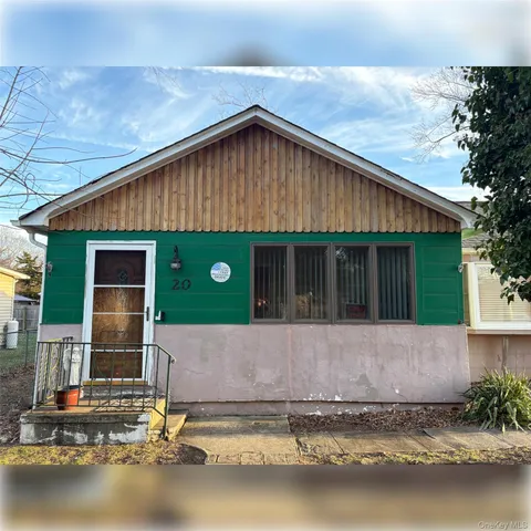 $424,900 | 20 Jay Street, Ronkonkoma, NY 11779