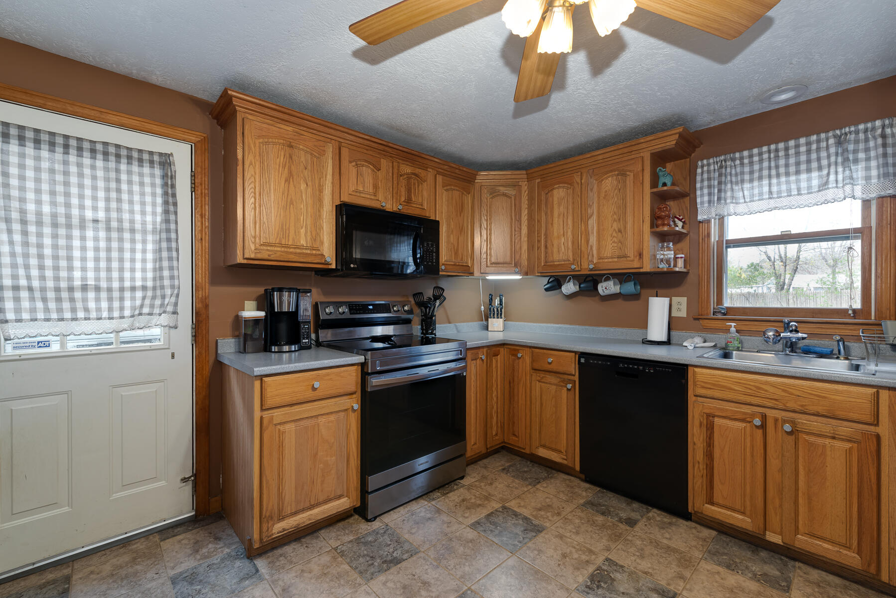 17 Fearing Hill Road Wareham, MA 02571 - Photo 6 of 35 17 Fearing Hill-30