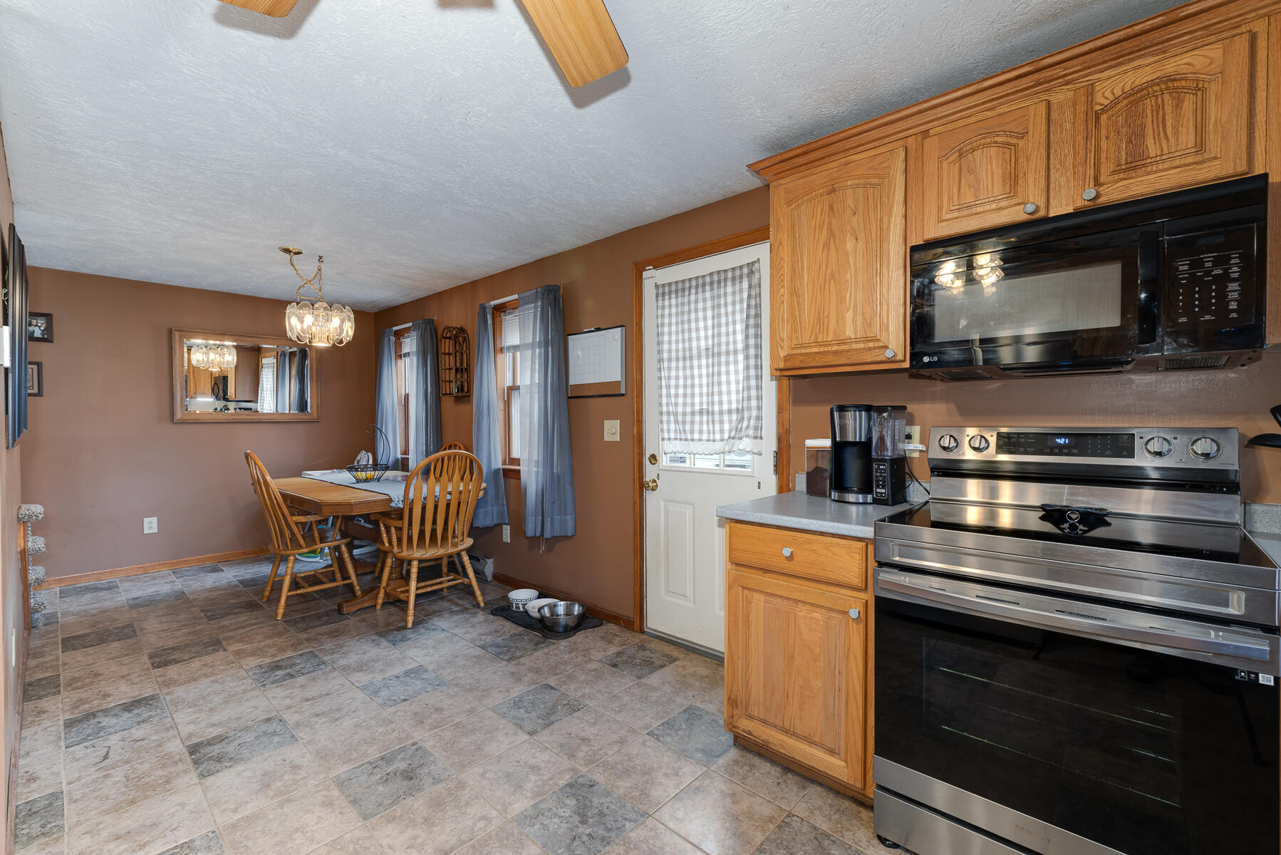 17 Fearing Hill Road Wareham, MA 02571 - Photo 8 of 35 17 Fearing Hill-31