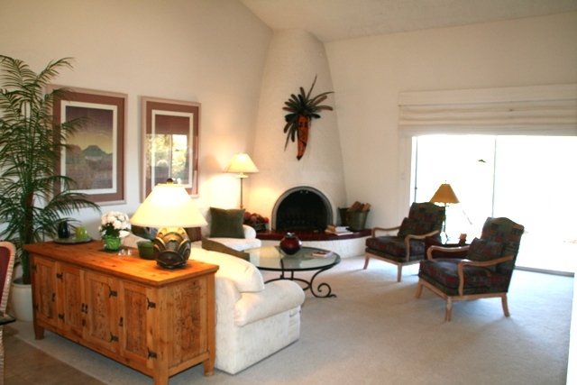 18606 East Mazatzal Circle Rio Verde, AZ 85263 - Photo 4 of 11 Living room
