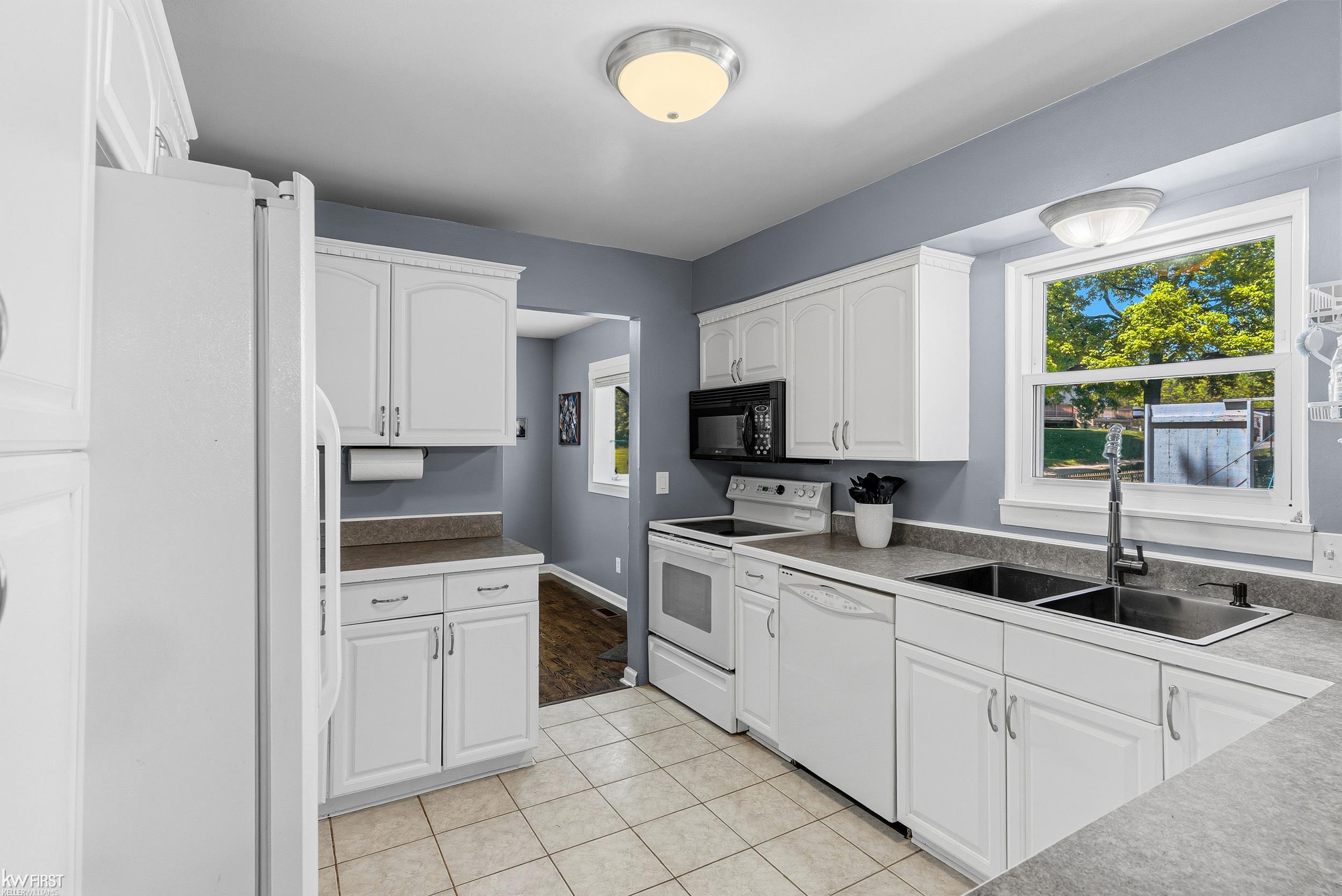 4216 Lahring Road Linden, MI 48451 - Photo 5 of 51